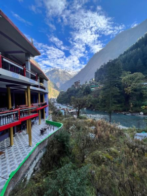 Himalyan hideout river side